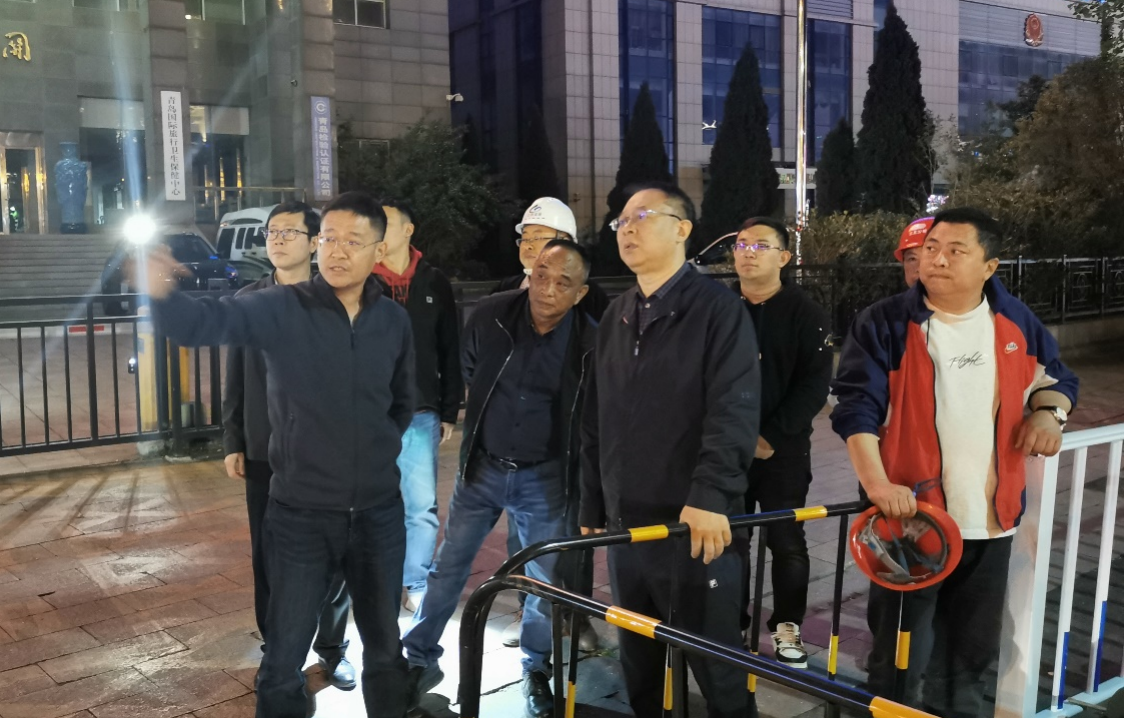 以實干致敬勞動節(jié)       項目建設不停歇  ——集團公司領(lǐng)導“五一”期間調(diào)研督導東岸產(chǎn)業(yè)園區(qū)基礎設施綜合改造項目